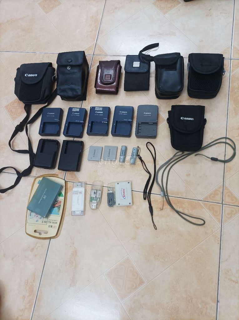 Bao da,pin,sạc,dây đeo,thẻ nhớ, đầu đọc thẻ CANON. Mua bán Máy ảnh, Máy quay tại Quận Hai Bà Trưng Hà Nội được đăng bởi Hien hình 1