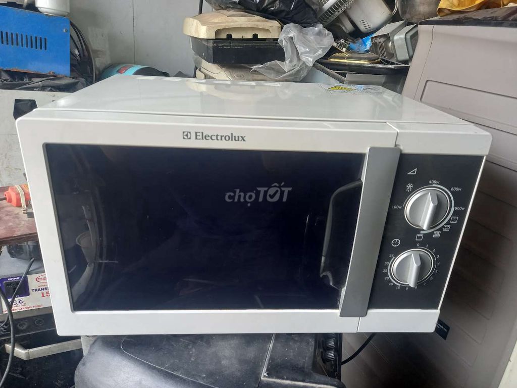 Lò vi sóng có nướng Electrolux