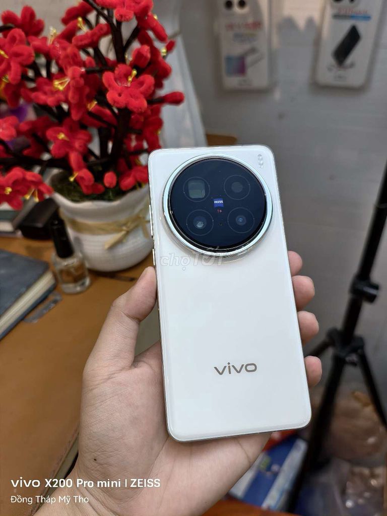 Vivo X200 Pro 256GB Trắng 12GB. Mua bán Điện thoại tại Thành phố Mỹ Tho Tiền Giang được đăng bởi Phước Lộc Mobile Mỹ Tho hình 1