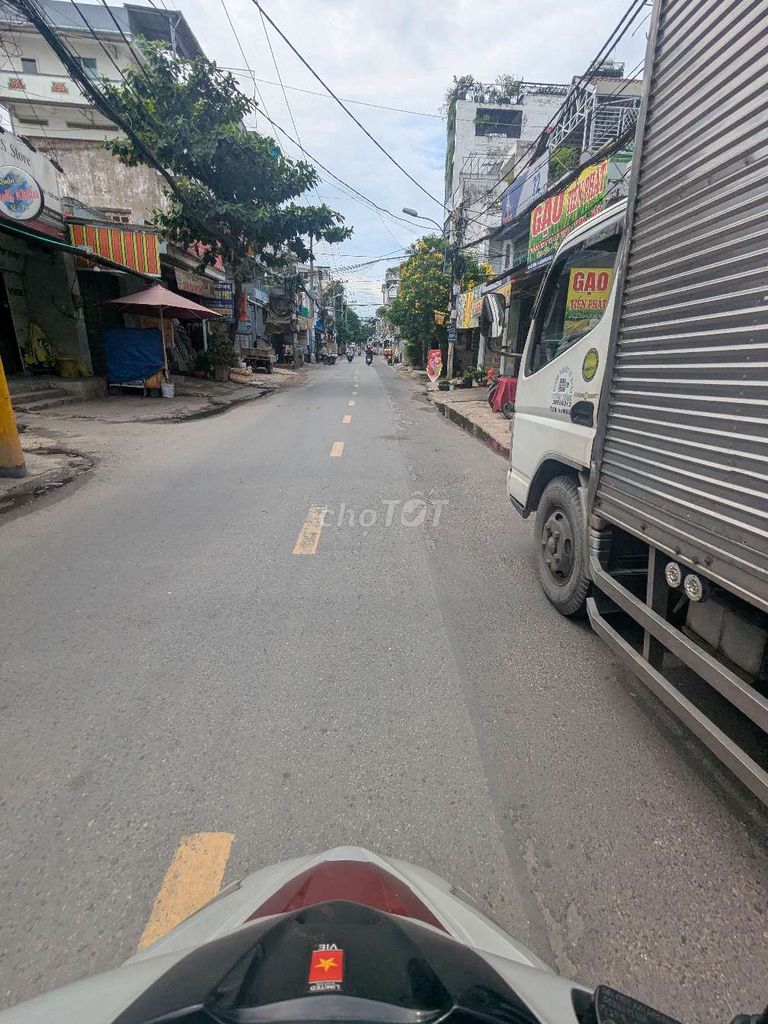 mặt tiền đường số Lê Văn Quới vừa ở kinh doanh 