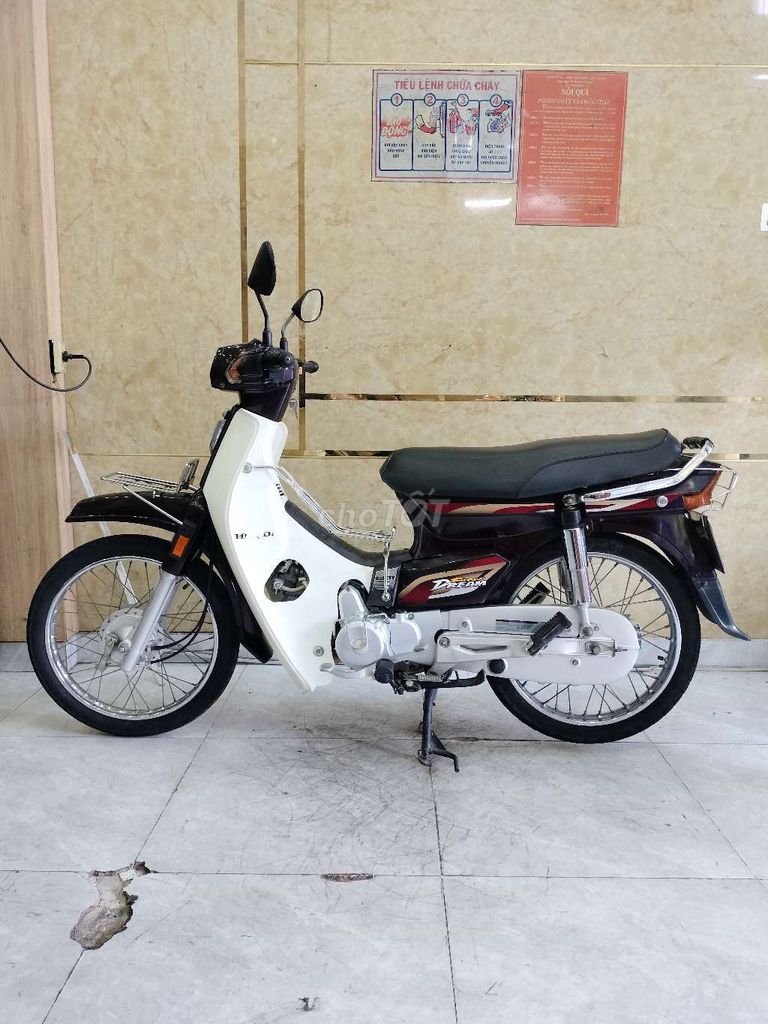 Honda Super Dream 100 2013, сладкий автомобиль Зин Нгуен