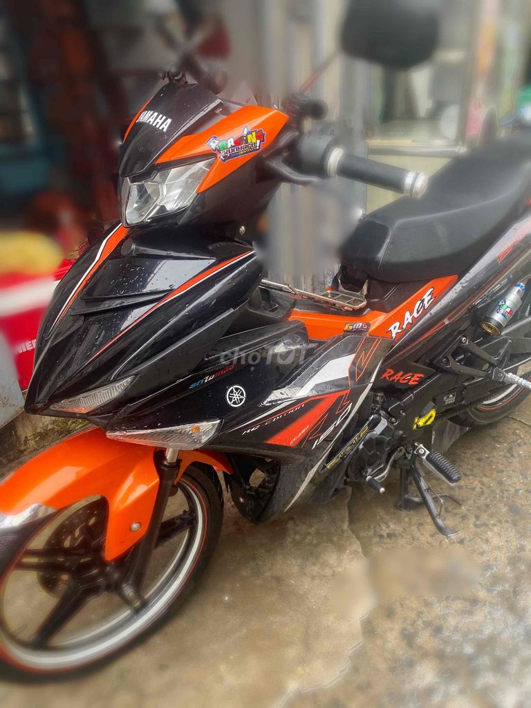 Yamaha Exciter 2019, черный, оранжевый