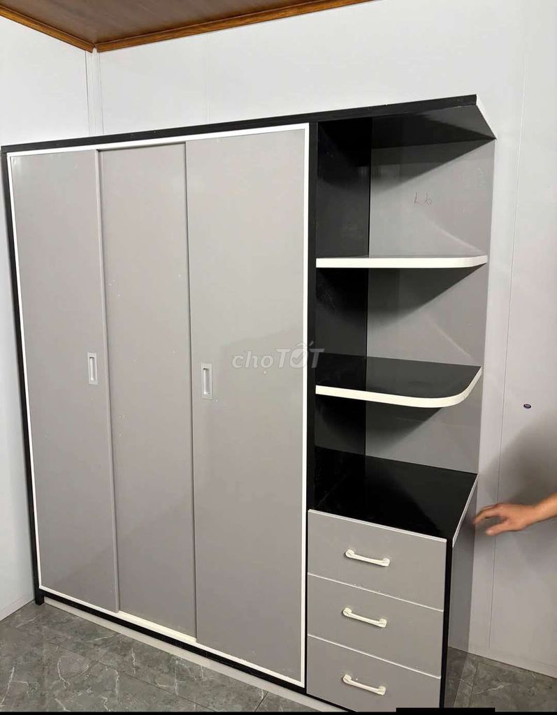TỦ NHỰA LÙA 3 CÁNH 1 KỆ KHUNG MÀU ĐEN CÁNH XÁM . Mua bán Tủ, kệ gia đình tại Thị xã Bến Cát Bình Dương được đăng bởi Tủ nhựa đài loan hoàng quân hình 1