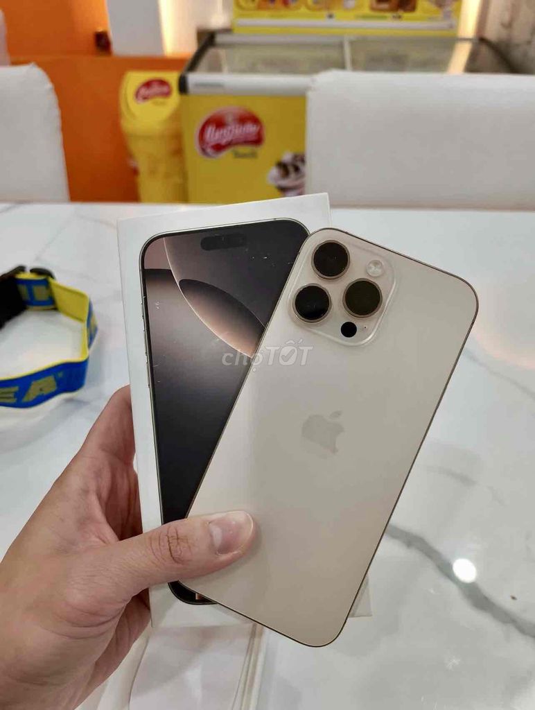 iPhone 16 Pro Max 256GB GOLD FULLBOX BH APPLE 2025. Mua bán Điện thoại tại Quận 10 Tp Hồ Chí Minh được đăng bởi iStockHCM hình 1