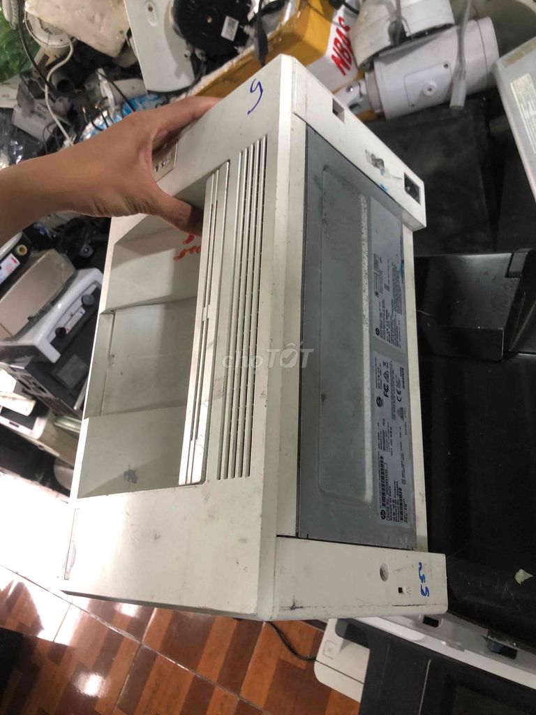 hp 102w nhận nguồn cổng máy chưa dọn