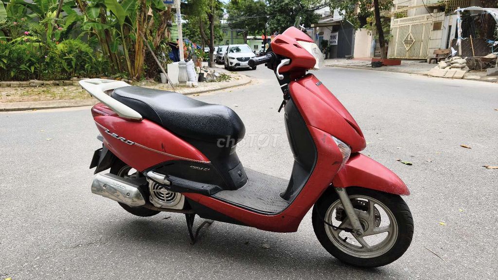 Honda Lead FI в отличном состоянии, мощная и тихая