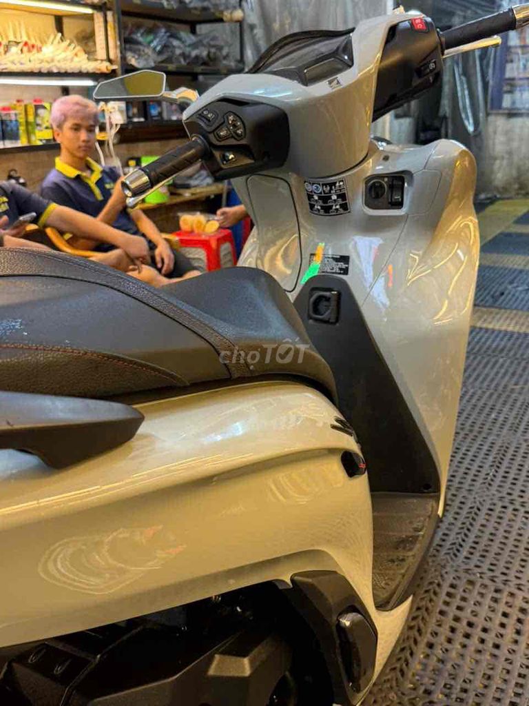 Sh 350 keng xà beng,chính chủ sang tên 1 nốt nhạc. Mua bán Xe máy tại Quận Tân Bình Tp Hồ Chí Minh được đăng bởi Lâm Minh Châu hình 8