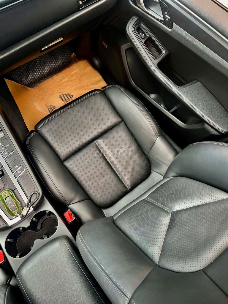 Porches Macan sx2019, options 900 tr, odo 1,8v km. Mua bán Ô tô tại Quận Long Biên Hà Nội được đăng bởi Long Biên Cars hình 8