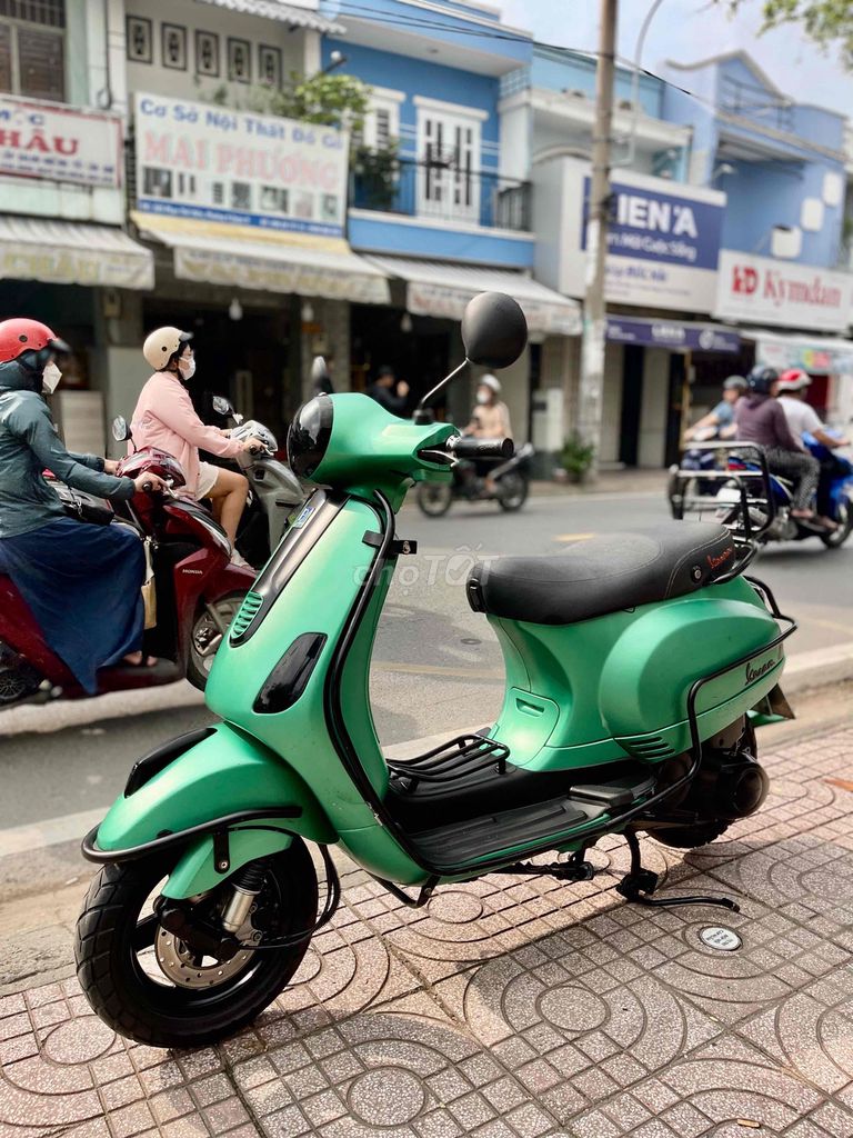 Vespa 3Vie 2013, biển Tp, máy bao êm  - có góp. Mua bán Xe máy tại Quận 8 Tp Hồ Chí Minh được đăng bởi Võ Thanh Nhựt hình 5
