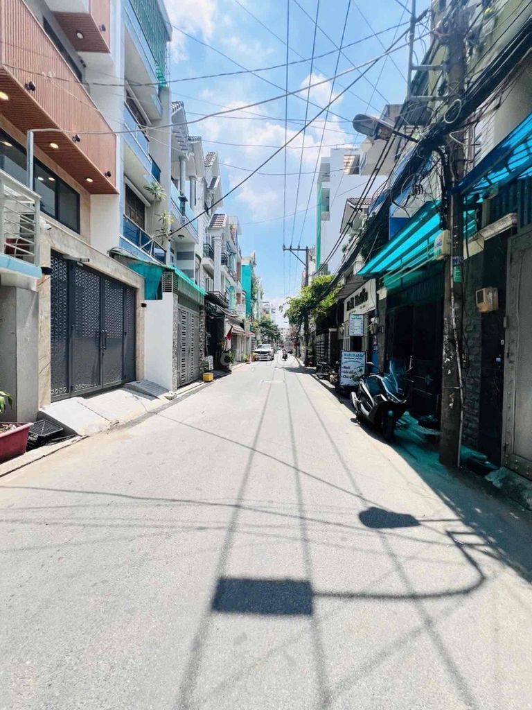 Bán nhà Tân Bình, Phan Huy Ích, Hẻm xe hơi thông, 50m2, 2 Tầng, 5 Tỷ x