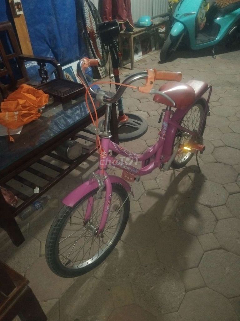 Xe đap cho bé. 8..13t con moi. Mua bán Xe đạp tại Quận Bắc Từ Liêm Hà Nội được đăng bởi minh ky hình 3