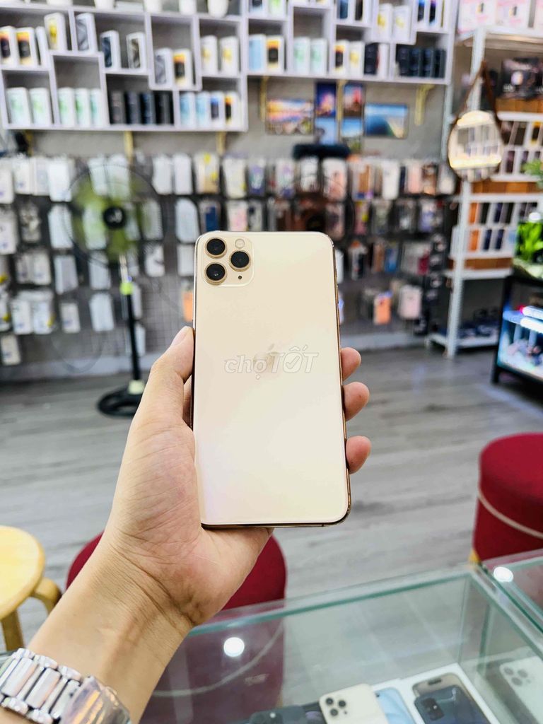 iPhone 11 Pro Max 256GB Vàng Quốc Tế. Mua bán Điện thoại tại Quận Hải Châu Đà Nẵng được đăng bởi Hoàng Táo 273 Nguyễn Hoàng Đà Nẵng hình 1