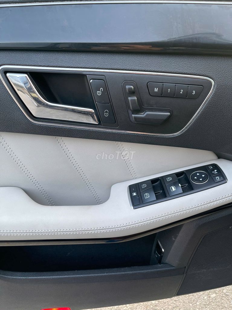 Mercedes Benz E Class 2010 E250 xe còn zin nhiều. Mua bán Ô tô tại Quận Thanh Xuân Hà Nội được đăng bởi Vạn Phát  Auto hình 12