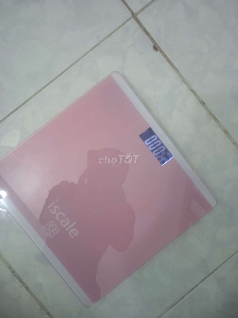 Cần bán cân điện tử như hình.