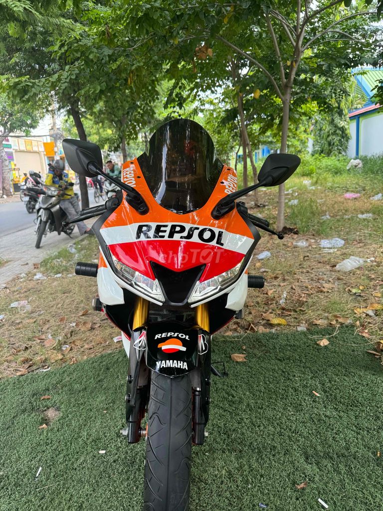 R15 bản Repsol