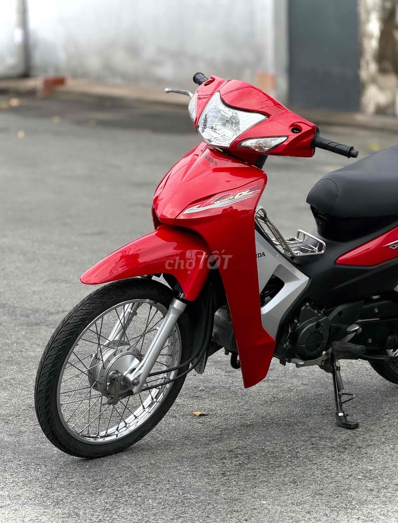 Honda Wave A 2023 Красно-черный Вьетнам