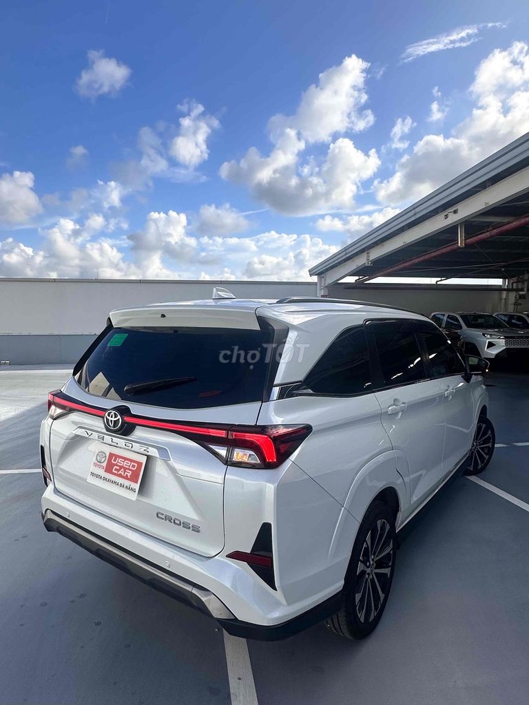 Toyota Veloz Top 2026 Серебристый 11.800 км
