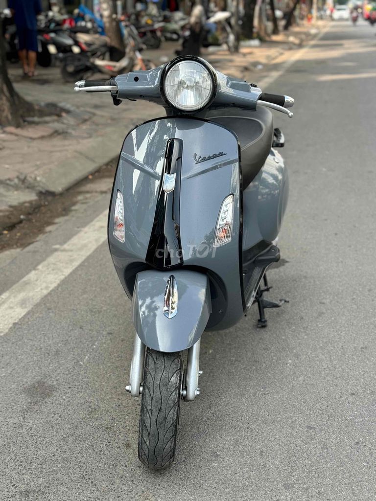 Vespa xám bình mới thay siêu khoẻ, có trả góp