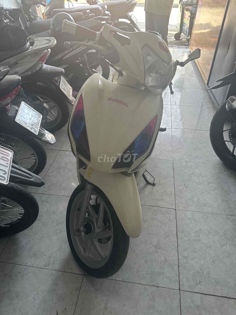 cần bán xe vision máy êm. Mua bán Xe máy tại Huyện Đức Hòa Long An được đăng bởi Đạt Trần hình 3