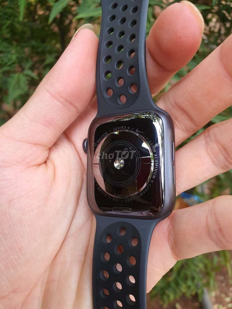 Apple watch series 5 44mm aluminum ceramic case