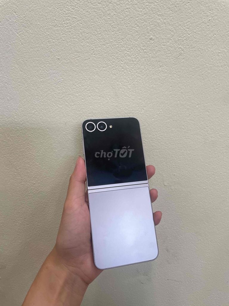Samsung Galaxy Z Flip6 512GB Bạc Màn hình gập. Mua bán Điện thoại tại Quận Ba Đình Hà Nội được đăng bởi Châu hình 1