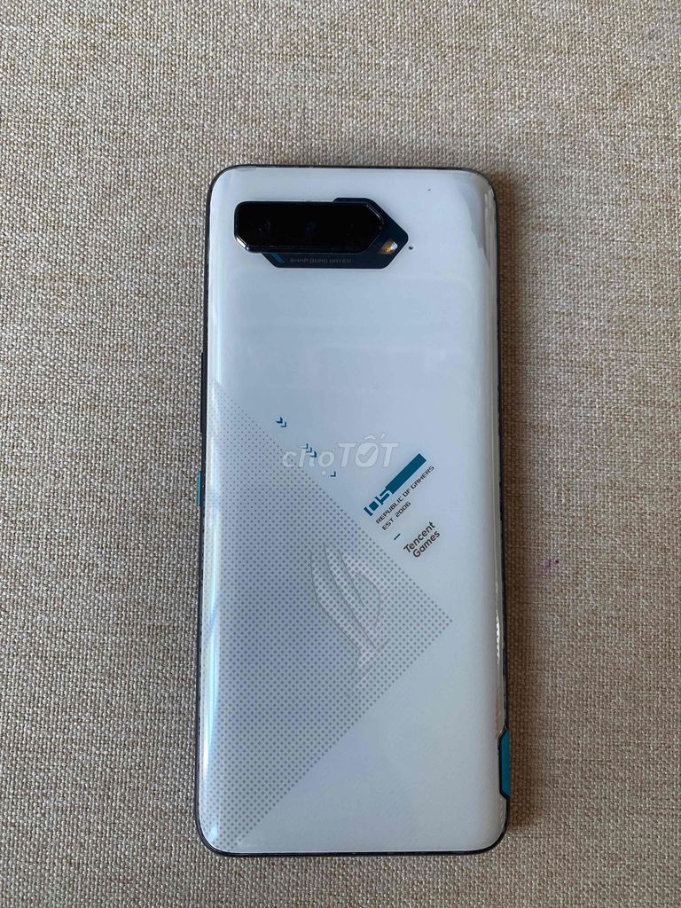 ROG Rogphone 5 Trắng Quốc tế Đã sử dụng. Mua bán Điện thoại tại Thành phố Tuy Hòa Phú Yên được đăng bởi thiên thu hình 1