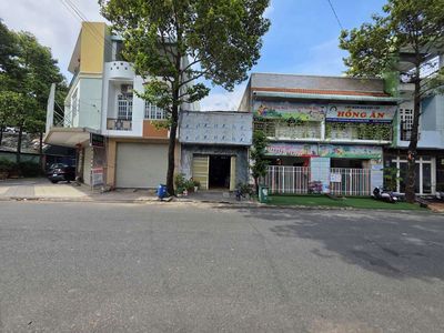 Nhà phố mặt tiền trục chính KDC Đại Quang gần ngã tư Chiêu Liêu Dĩ An