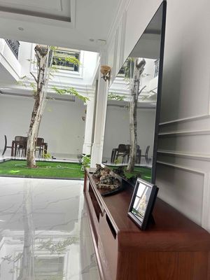 Townhouse 342 m² · 4 bed · Đường Giáng Hương 2