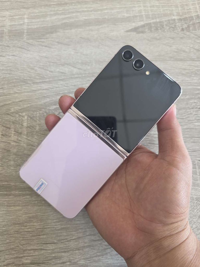 Samsung Z Flip5 256GB Hồng Việt Nam Like New. Mua bán Điện thoại tại Quận Gò Vấp Tp Hồ Chí Minh được đăng bởi Cửa hàng  KGPHONE STORE hình 1