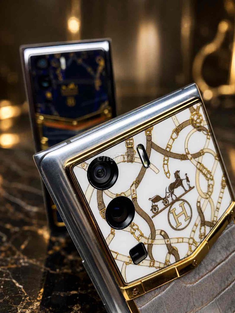 Vertu Meta 1 Majesty Bạc Da Kim loại. Mua bán Điện thoại tại Thị xã Từ Sơn Bắc Ninh được đăng bởi khánh hình 1