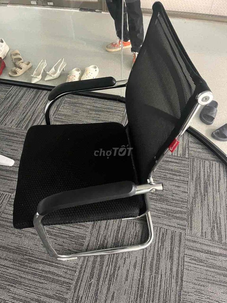 Ghế văn phòng lưới kim loại đen hiện đại. Mua bán Đồ dùng văn phòng tại Quận Bắc Từ Liêm Hà Nội được đăng bởi nguyễn mạnh tùng hình 1