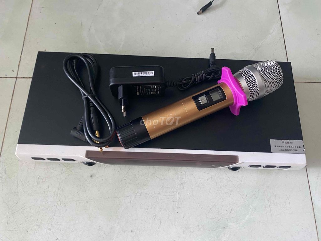 micro không dây 1 tay có tự ngắt sau 3s hát tốt. Mua bán Tivi, Âm thanh tại Thành phố Dĩ An Bình Dương được đăng bởi mỷ huyền dỉ an BD hình 1