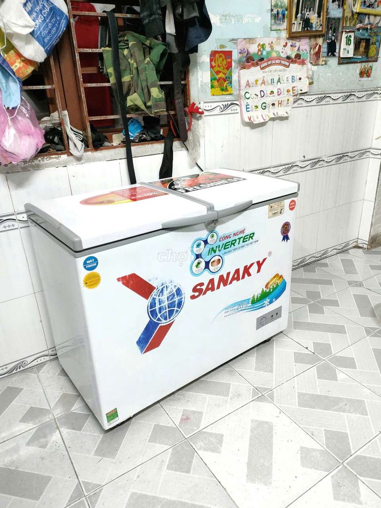 Tủ đông mát Sanaky 280 lít 1 đông 1 mát sạch sẽ