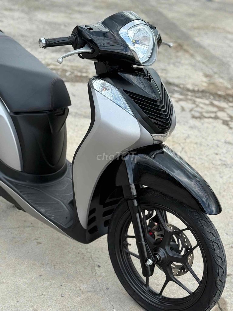 SH Mode 2017 khoá Smarkey hỗ trợ góp 0Đ. Mua bán Xe máy tại Huyện Trảng Bom Đồng Nai được đăng bởi Xe Máy Ngọc Hưng hình 3