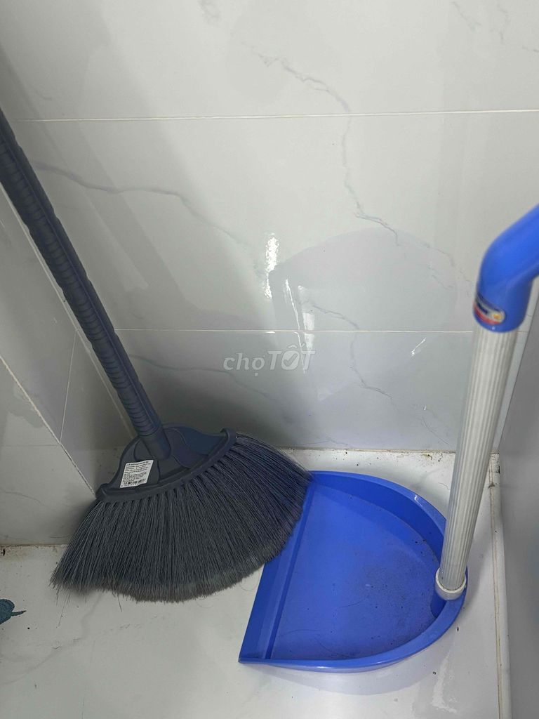 Bộ chổi hót rác nhựa Xám Xanh. Mua bán Thiết bị vệ sinh, nhà tắm tại Quận 7 Tp Hồ Chí Minh được đăng bởi nhí hình 1