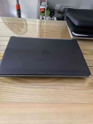 dell Pre 7520 - xeon E3 1545M. Mua bán Laptop tại Thành phố Bến Tre Bến Tre được đăng bởi lê minh  mobile