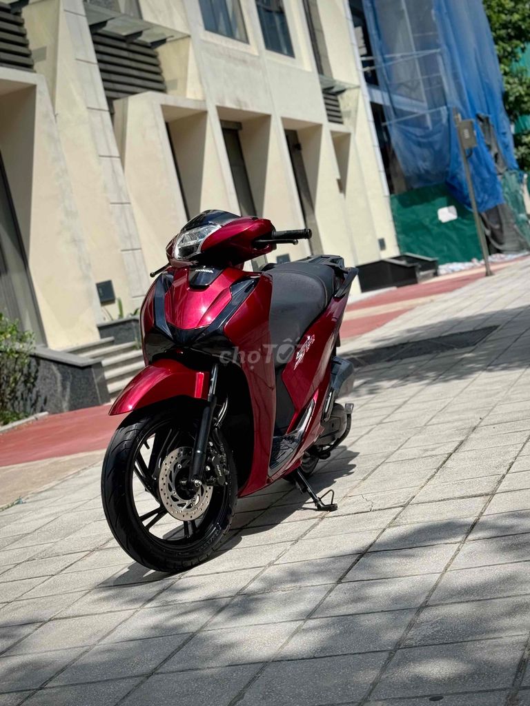 Honda SH125 CBS 2018 Красное спортивное море Красивый автомобильный столб Keng