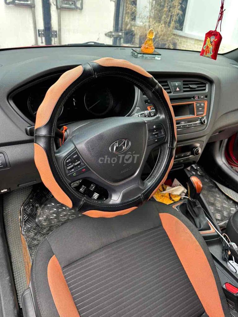 Hyundai i20 Active Đỏ Tự động. Mua bán Ô tô tại Thành phố Thủ Đức Tp Hồ Chí Minh được đăng bởi Vo Phuong hình 2