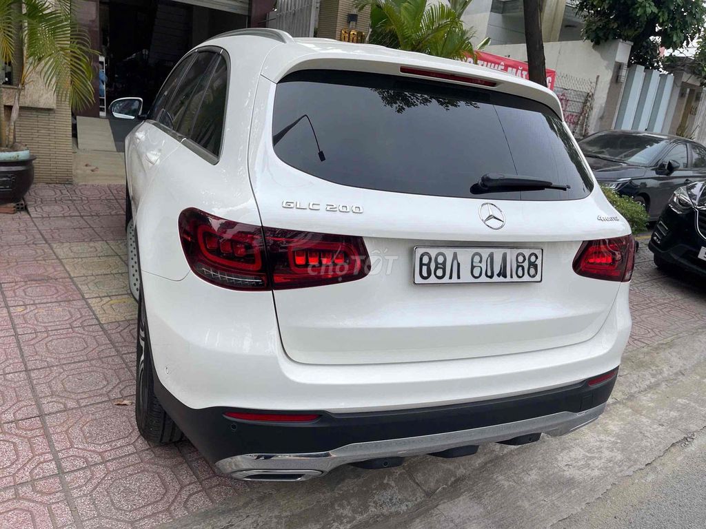 Mercedes-Benz GLC200 4MATIC 2020 Trắng 15.000km. Mua bán Ô tô tại Quận 7 Tp Hồ Chí Minh được đăng bởi Thế Giới Xe Đức Sài Gòn hình 4