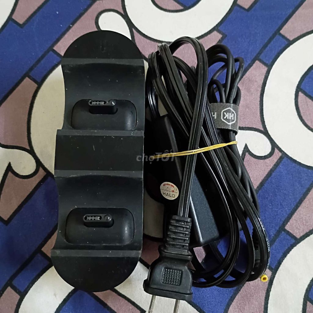 Đế sạc tay cầm PS4 Đen. Mua bán Thiết bị chơi game tại Quận 5 Tp Hồ Chí Minh được đăng bởi LÂM ANH VŨ Game Shop hình 1