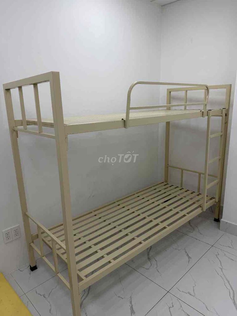 Giường sắt 2 tầng. Mua bán Giường, chăn ga gối nệm tại Quận Bình Thạnh Tp Hồ Chí Minh được đăng bởi Cẩm Duyên hình 1