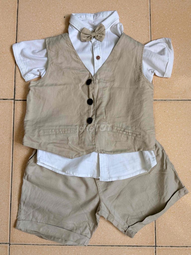 Bộ quần áo gile bé trai 4-5 tuổi. Mua bán Mẹ và bé tại Quận 8 Tp Hồ Chí Minh được đăng bởi minnie hình 1