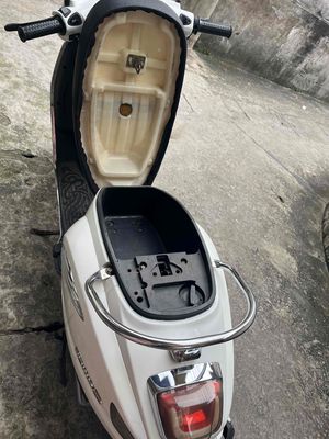 Xe tay ga Roma 50cc màu Trắng. Mua bán Xe máy tại Quận Bắc Từ Liêm Hà Nội được đăng bởi Hi