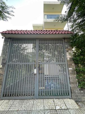 Аренда · 4 комн. · 140 м² · Huyện Bình Chánh, ул. Đường Liên Ấp 6-2