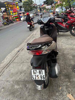 Honda SH Mode Bạc Đen Nâu. Mua bán Xe máy tại Thành phố Dĩ An Bình Dương được đăng bởi CHị Hà