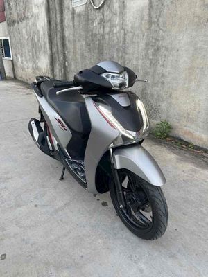 Cần bán sh 150 abs 2017 máy zin 1 chủ. Mua bán Xe máy tại Quận Kiến An Hải Phòng được đăng bởi Đức Anh 