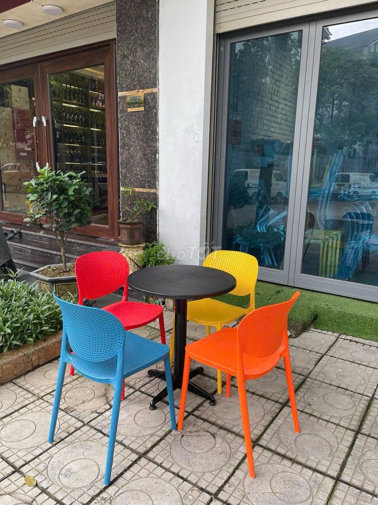 Bộ bàn ghế Sankyo Nhựa đúc. Mua bán Bàn ghế tại Quận Hà Đông Hà Nội được đăng bởi Lê Hồng Đăng hình 1