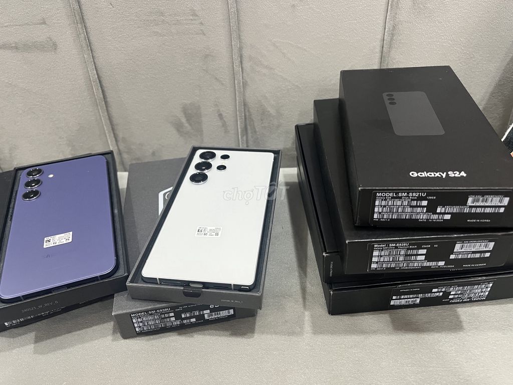 Samsung s23 s24 s25 fold5 fold6 hàng Lock mỹ new. Mua bán Điện thoại tại Quận Phú Nhuận Tp Hồ Chí Minh được đăng bởi đặng quang đại hình 3