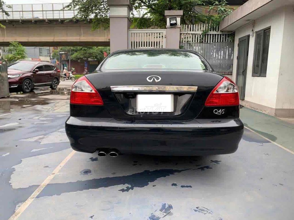 Infiniti Q45, черный, автомат, 5 мест