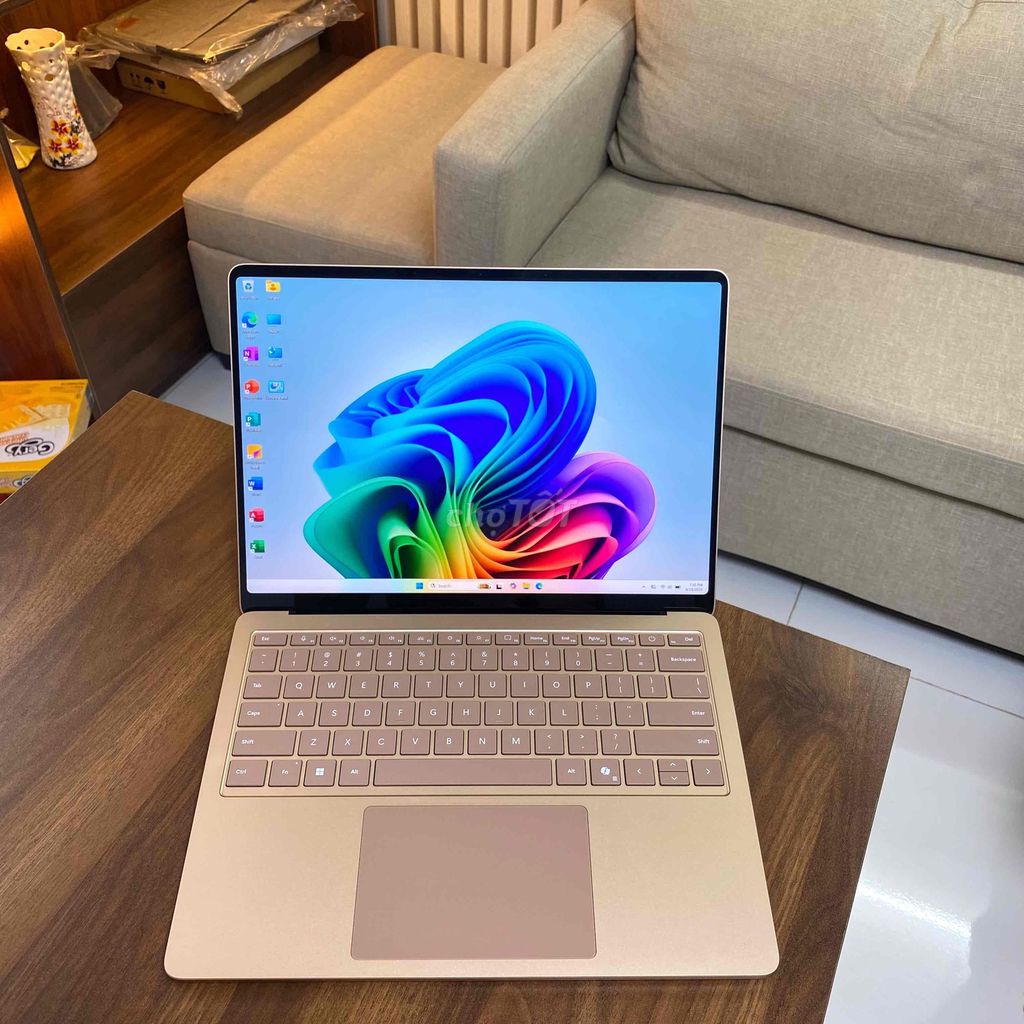Microsoft Surface Laptop 7. Mua bán Laptop tại Thành phố Thủ Đức Tp Hồ Chí Minh được đăng bởi Vũ Surface hình 1